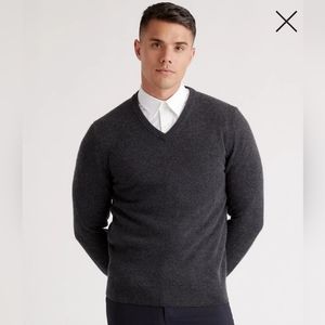 NWT Men's Gray V-Neck Sweater